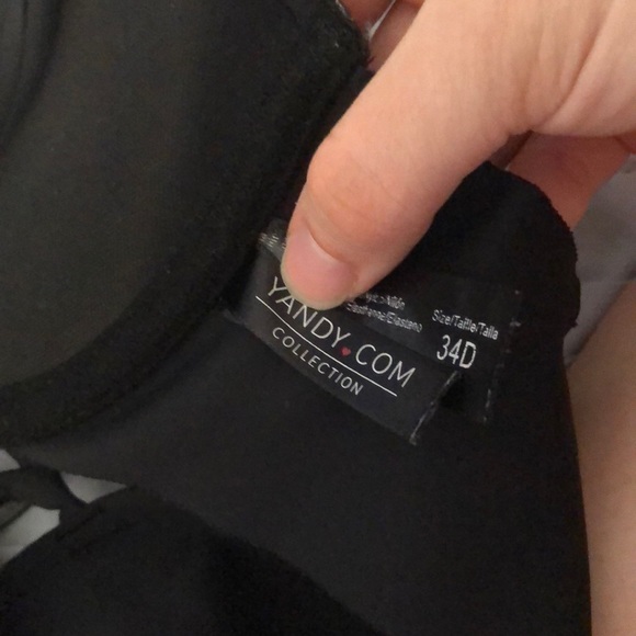 Black racerback front clip bra - Picture 4 of 4